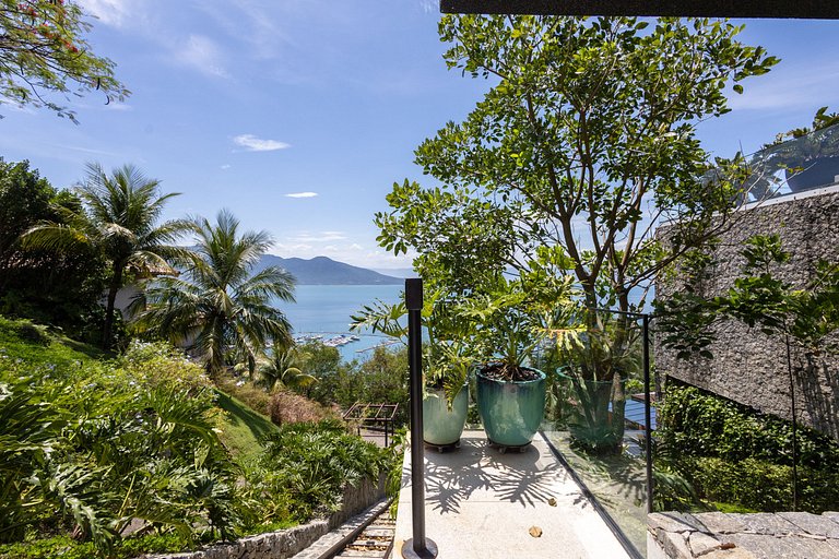 Casa contemporânea a 5 minutos do YTC Ilhabela