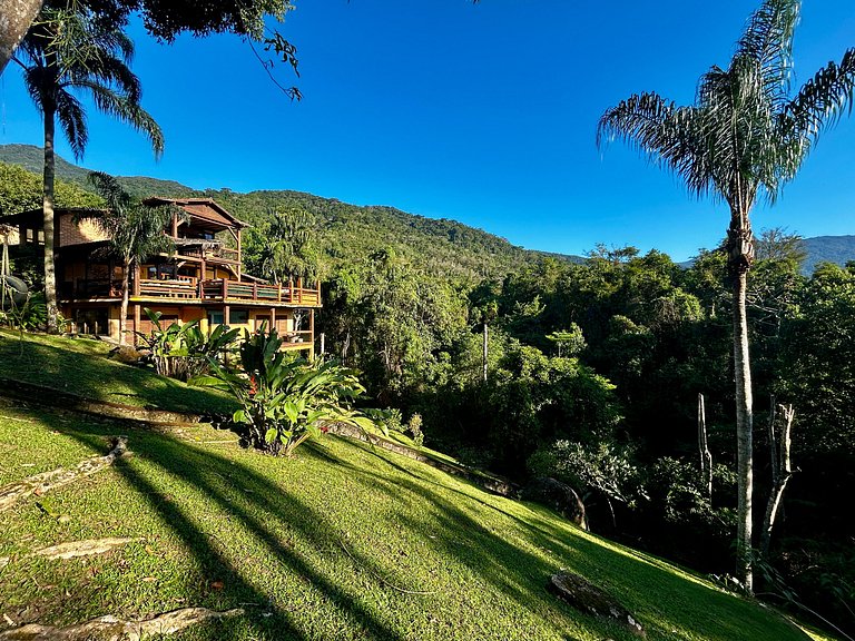 Refúgio em Ilhabela, com vista para mar e montanha