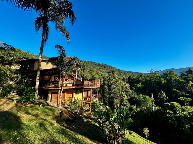 Refúgio em Ilhabela, com vista para mar e montanha