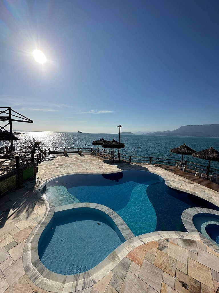 SPA, churrasqueira, piscina, condomínio beira-mar