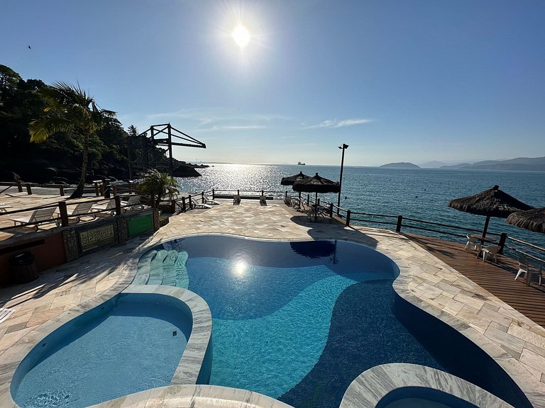 Um paraíso em condomínio à beira-mar na Ponta da Sela – Sul