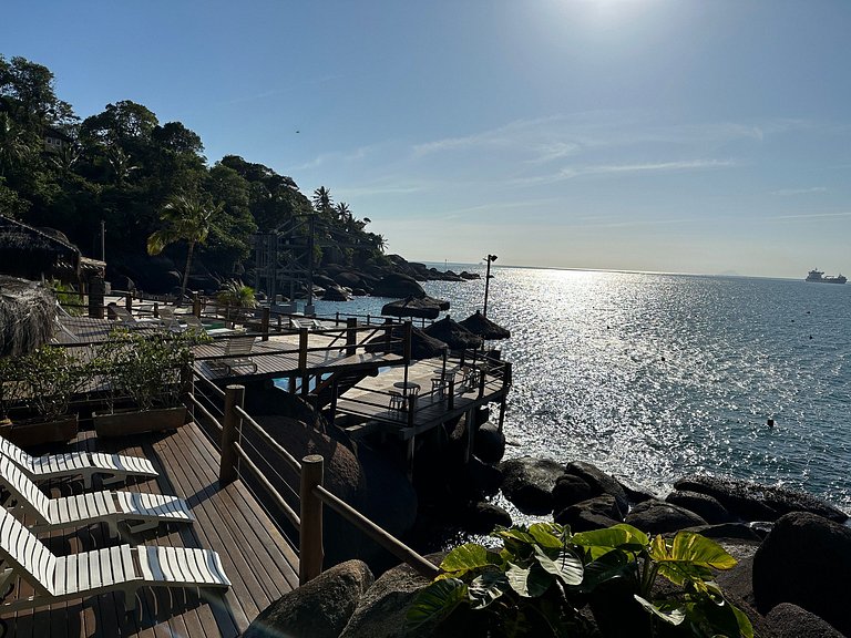 SPA, churrasqueira, piscina, condomínio beira-mar