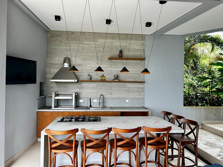 Experiência mar, montanha, piscina e churrasqueira