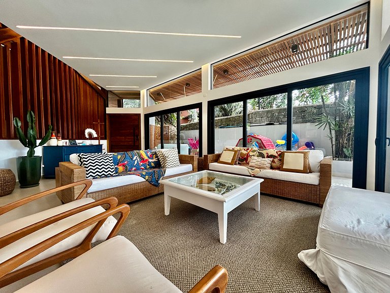 Experiência mar, montanha, piscina e churrasqueira