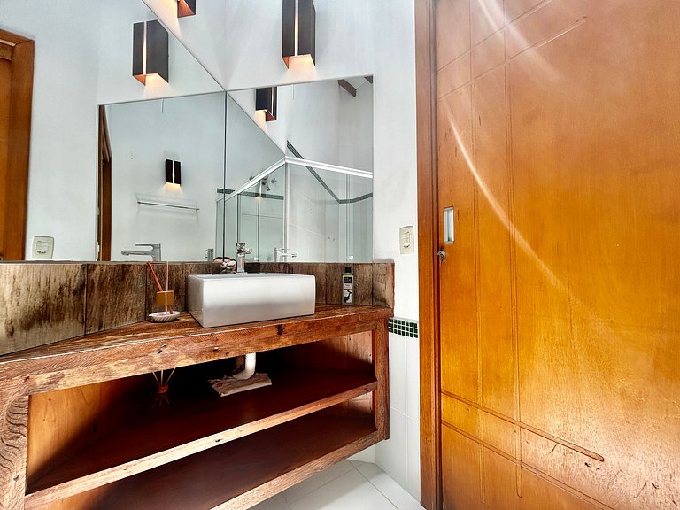 Experiência mar, montanha, piscina e churrasqueira