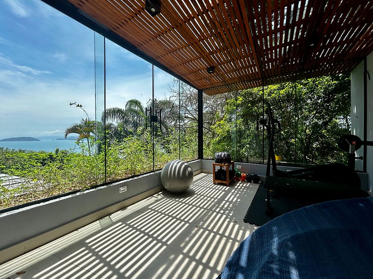 Experiência mar, montanha, piscina e churrasqueira