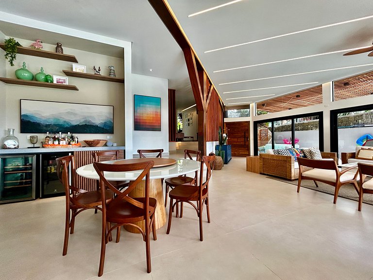 Experiência mar, montanha, piscina e churrasqueira