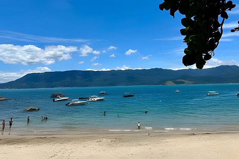 Flat em frente a Praia do Veloso