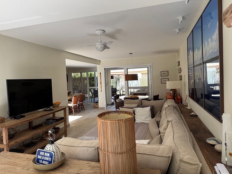 Casa em condomínio, piscina e espaço gourmet