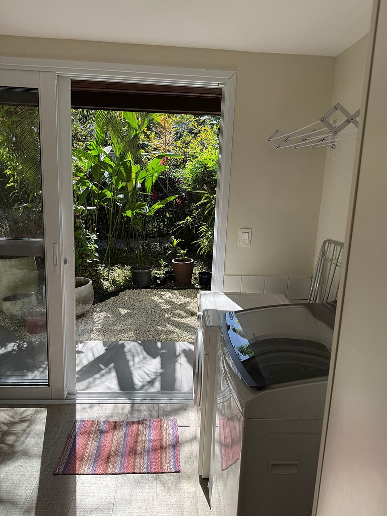 Casa em condomínio, piscina e espaço gourmet