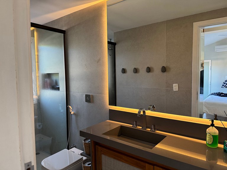 Casa em condomínio, piscina e espaço gourmet