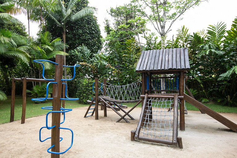 Casa em condomínio, piscina e espaço gourmet