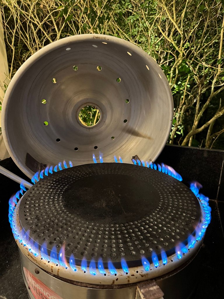 Casa em condomínio, piscina e espaço gourmet