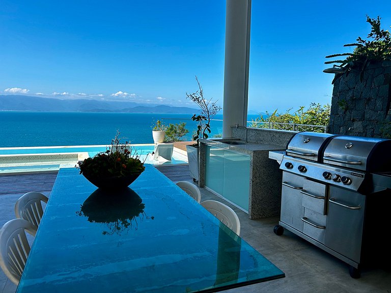 Casa contemporênea, piscina aquecida e bela vista