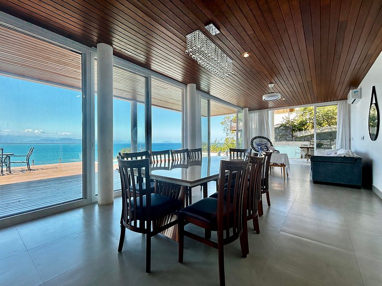 Casa contemporênea, piscina aquecida e bela vista