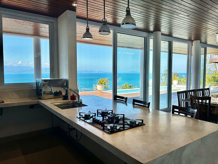 Casa contemporênea, piscina aquecida e bela vista