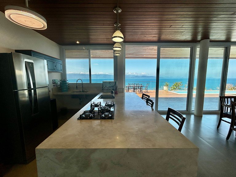 Casa contemporênea, piscina aquecida e bela vista