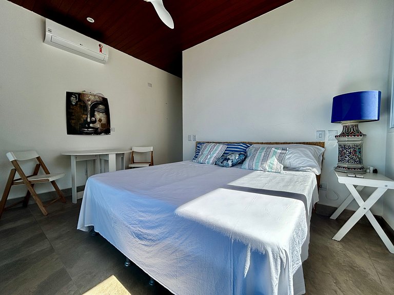 Casa contemporânea, piscina aquecida e bela vista