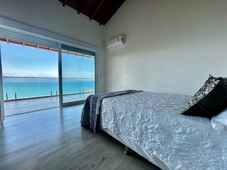 Casa contemporânea, piscina aquecida e bela vista