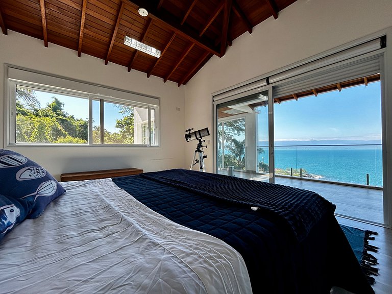 Casa contemporânea, piscina aquecida e bela vista