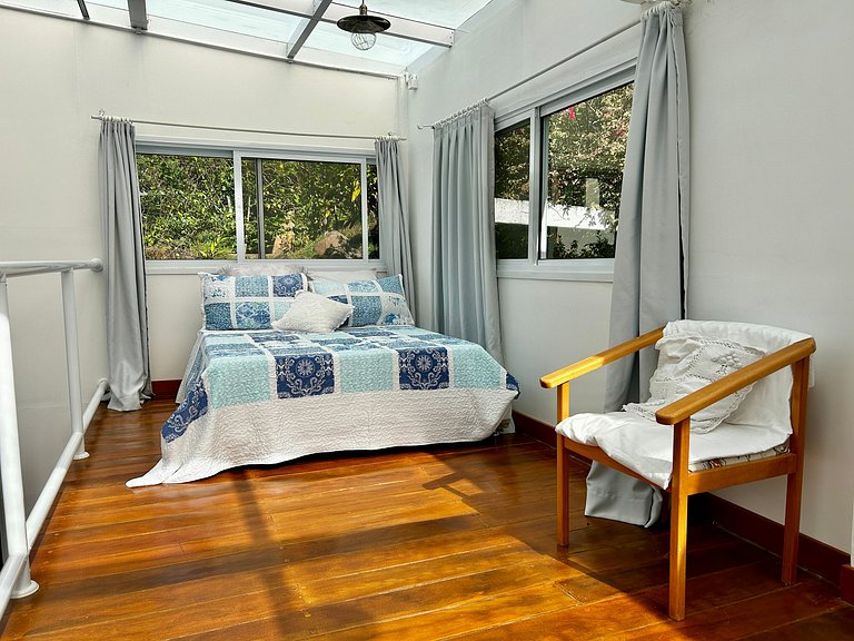 Casa contemporênea, piscina aquecida e bela vista