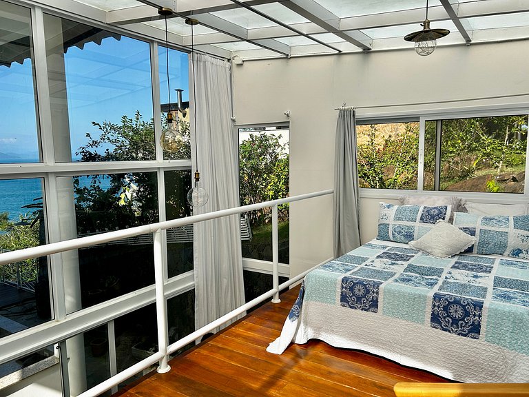 Casa de Alto Padrão à Venda — Condomínio Ecológico Pacuíba,