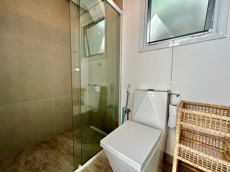 Casa contemporânea, piscina aquecida e bela vista