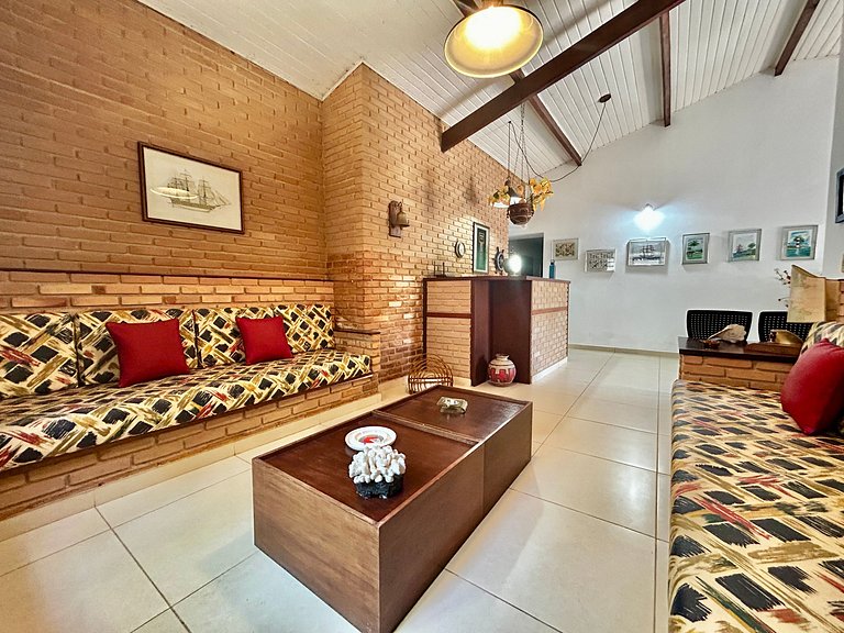 Casa a 30m da praia , piscina e churrasqueira