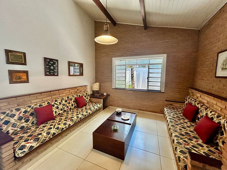 Casa a 30m da praia , piscina e churrasqueira