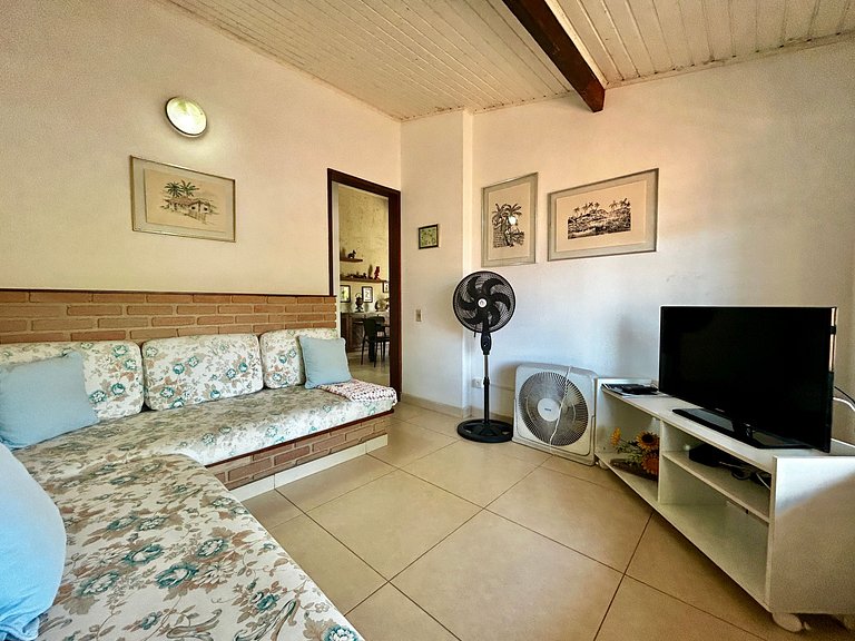 Casa a 30m da praia , piscina e churrasqueira