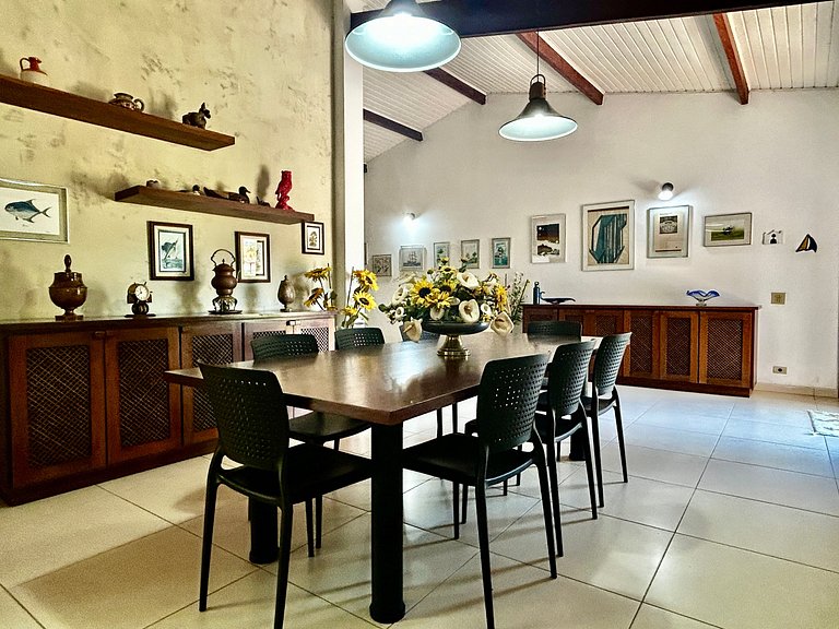 Casa a 30m da praia , piscina e churrasqueira