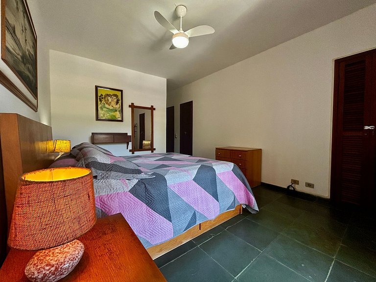 Casa a 30m da praia , piscina e churrasqueira