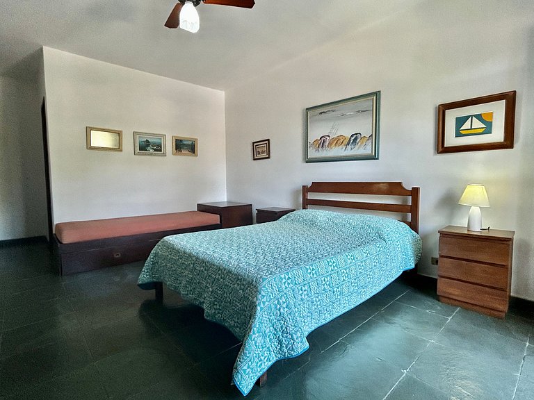 Casa a 30m da praia , piscina e churrasqueira