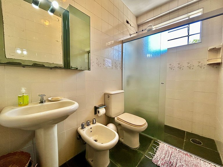 Casa a 30m da praia , piscina e churrasqueira