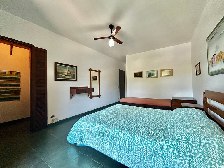 Casa a 30m da praia , piscina e churrasqueira