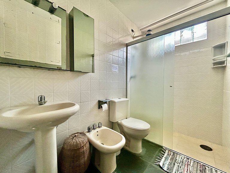 Casa a 30m da praia , piscina e churrasqueira