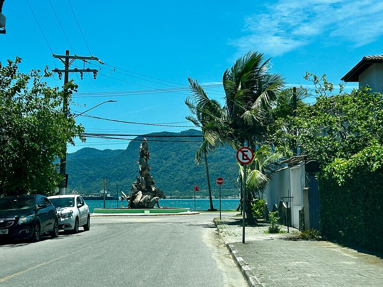 Casa a 30m da praia , piscina e churrasqueira