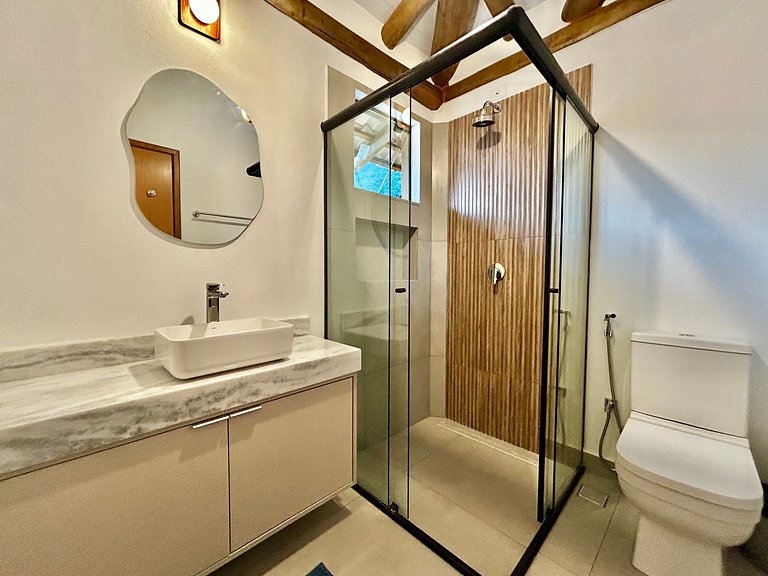 Casa em condomínio, espaço gourmet e piscina