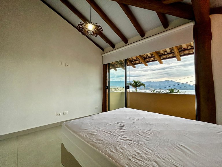 Casa em condomínio, espaço gourmet e piscina