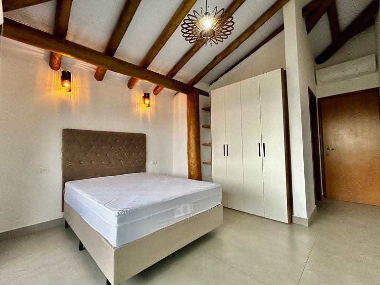 Casa em condomínio, espaço gourmet e piscina