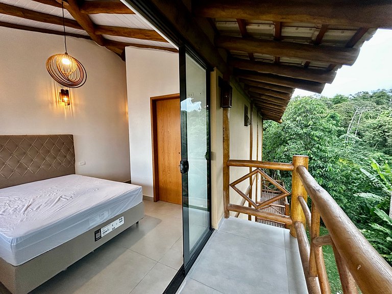 Casa em condomínio, espaço gourmet e piscina