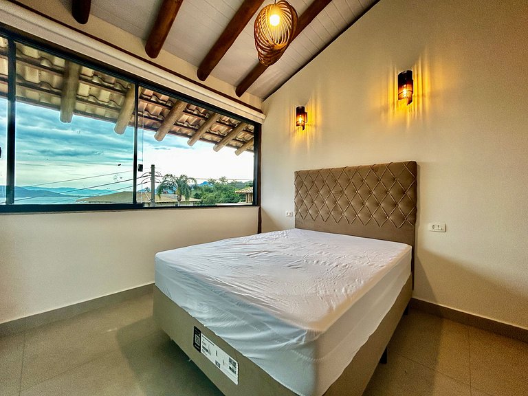 Casa em condomínio, espaço gourmet e piscina