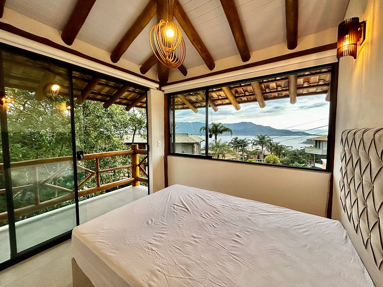 Casa em condomínio, espaço gourmet e piscina