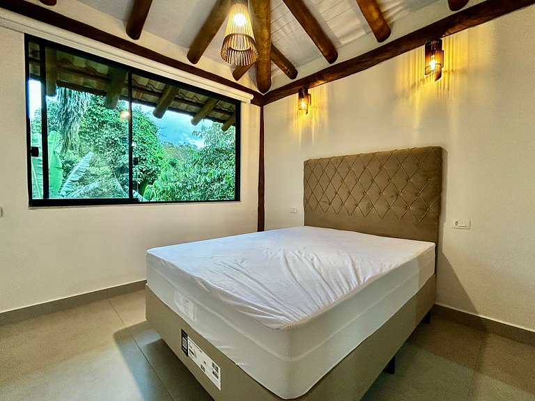 Casa em condomínio, espaço gourmet e piscina