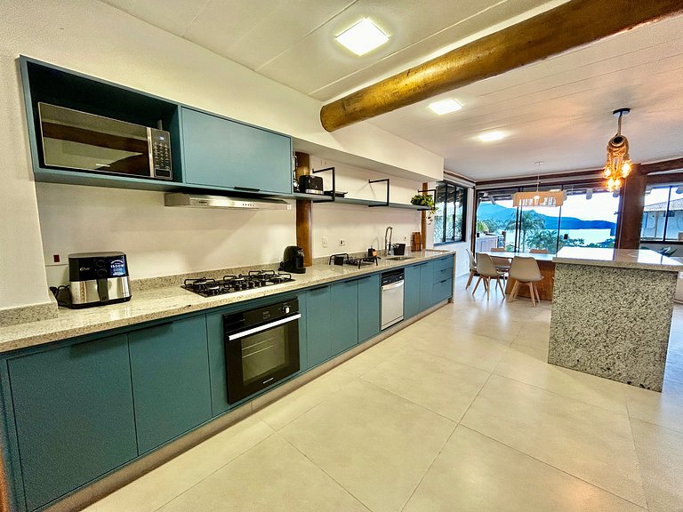 Piscina, vista, espaço gourmet em condomínio