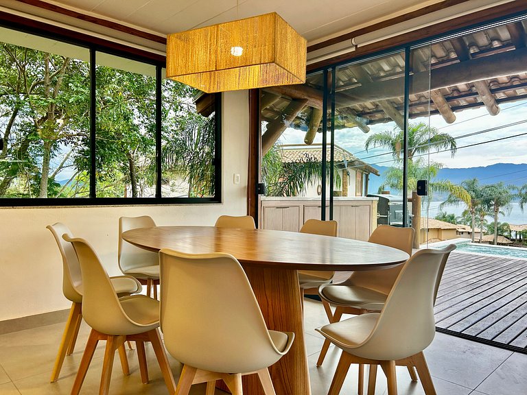 Piscina, vista, espaço gourmet em condomínio