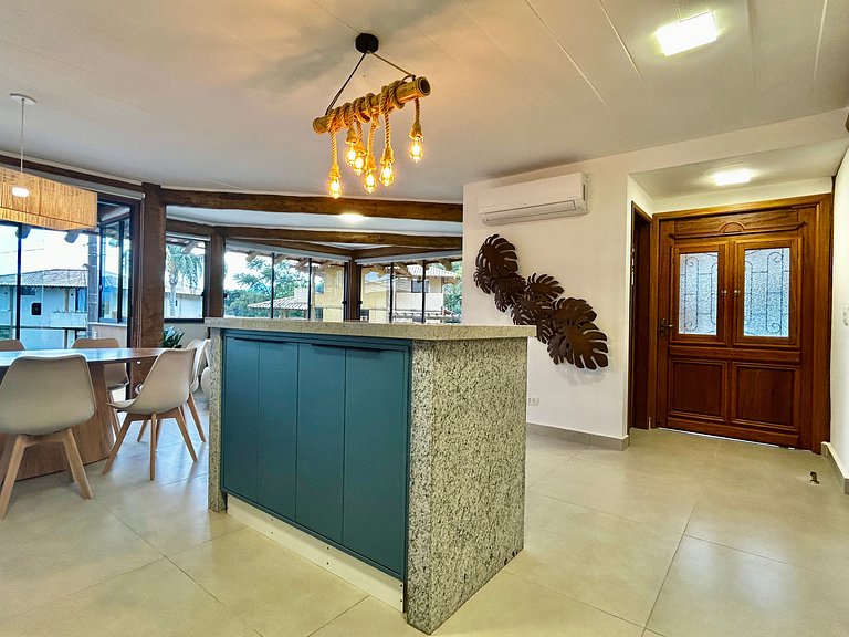 Piscina, vista, espaço gourmet em condomínio