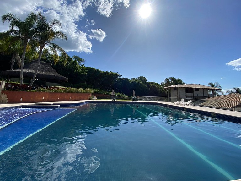 Piscina, vista, espaço gourmet em condomínio