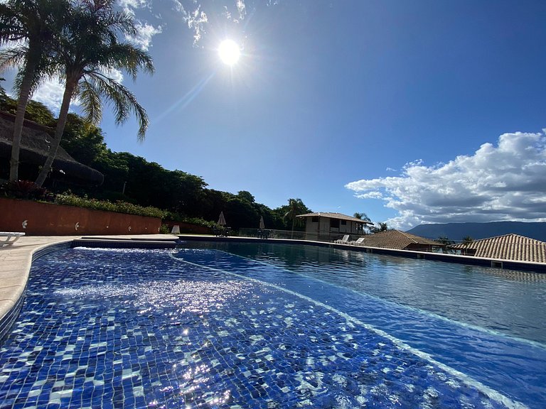 Piscina, vista, espaço gourmet em condomínio