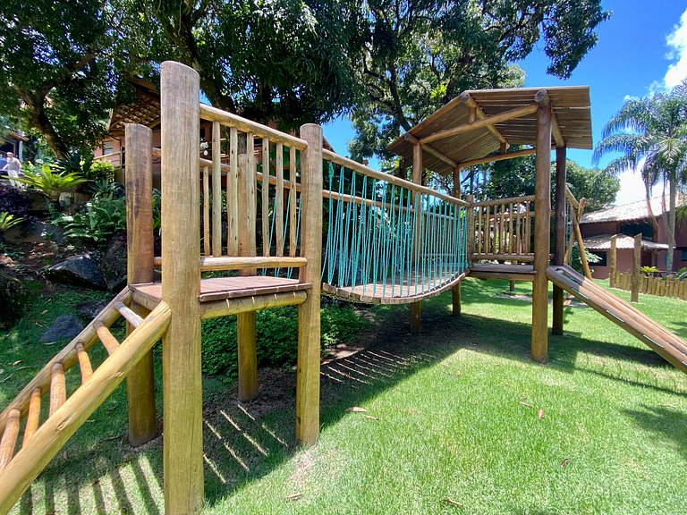 Piscina, vista, espaço gourmet em condomínio